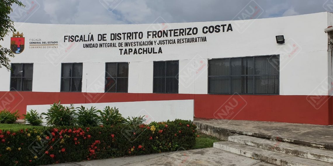 Detienen a dos hombres y una mujer con pistola en Huixtla