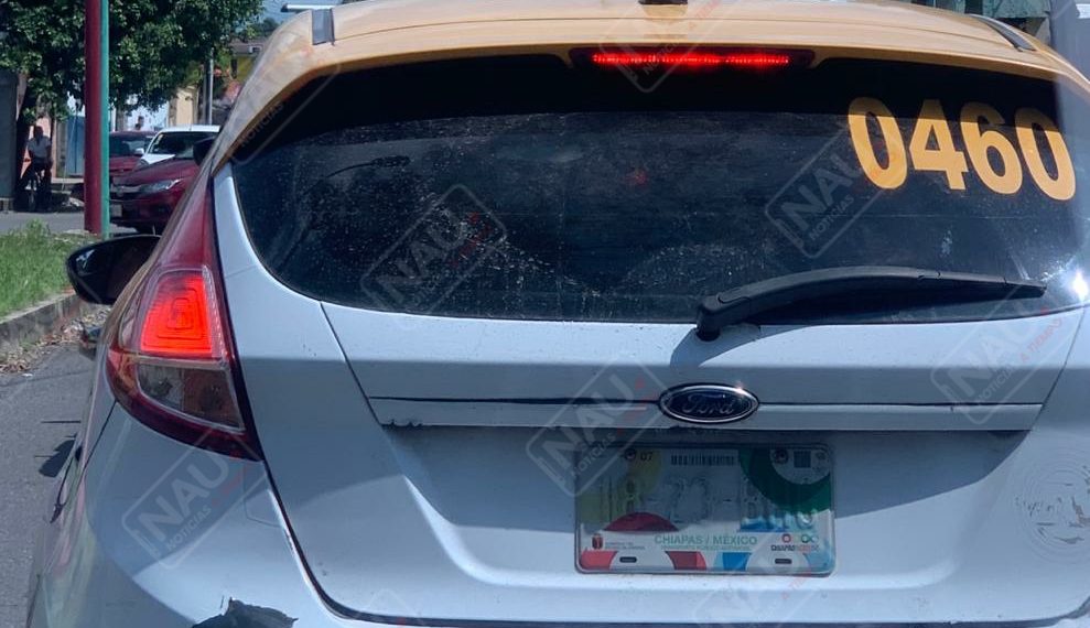 Taxista ocasiona accidente y se da a la fuga