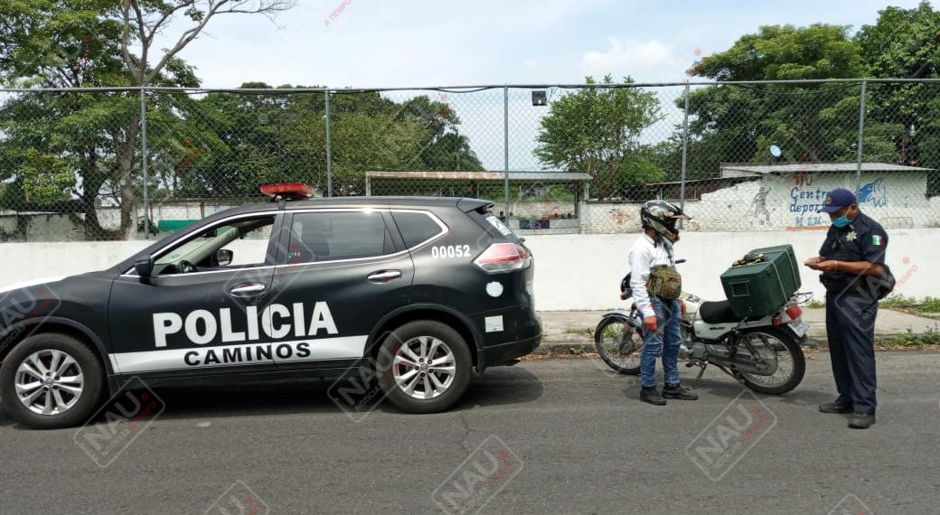 Taxista ayuda a presunto delincuente a robarse un celular