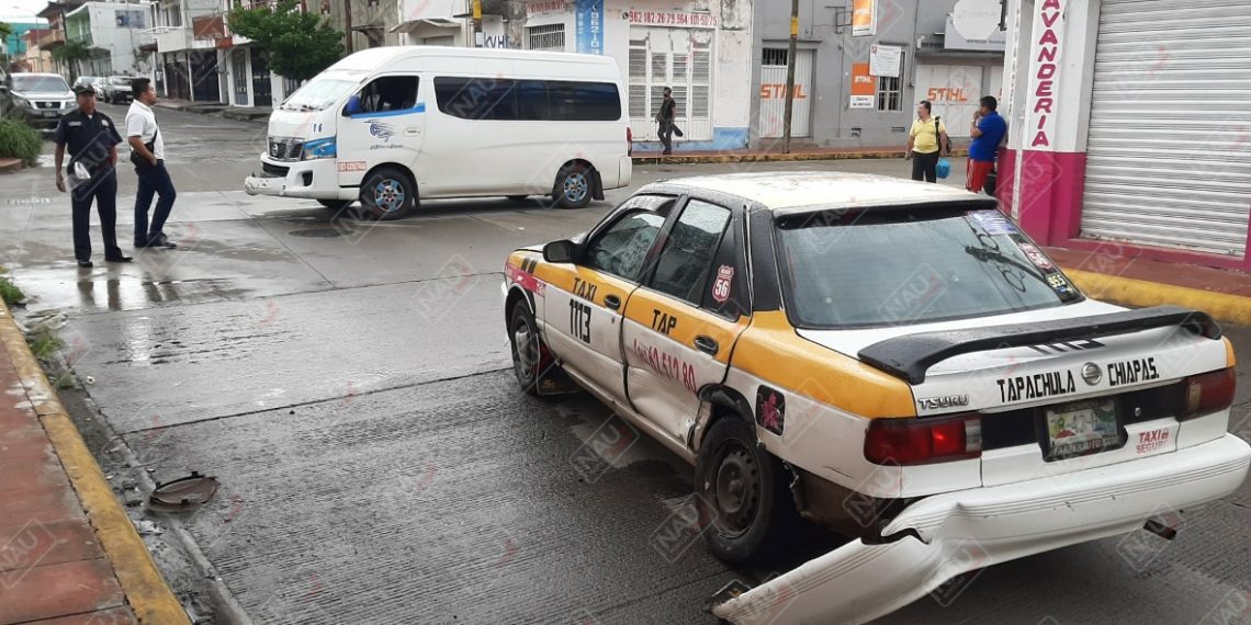 Choque en la 4ª avenida norte y 13ª calle poniente