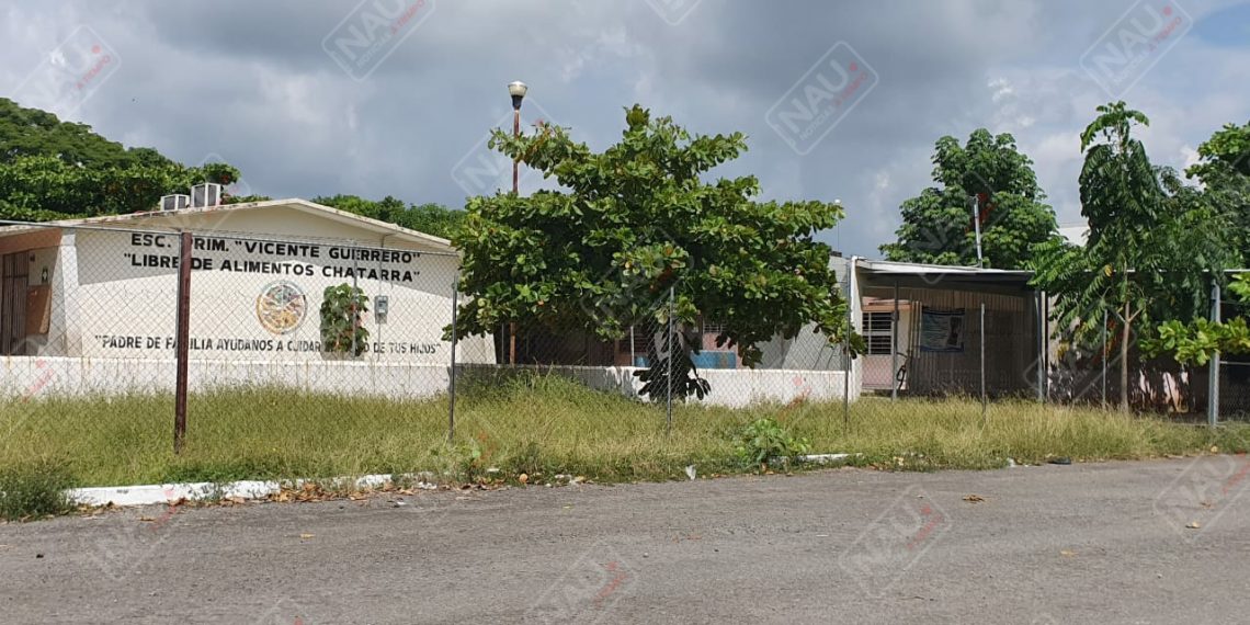 Roban tres computadoras en una escuela