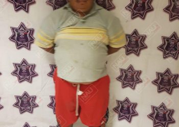 Agarró a escobazos a su esposa