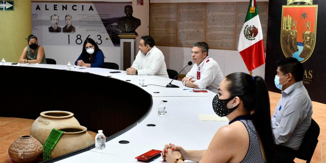 Ética y honestidad pide Brito a personal del Registro Civil