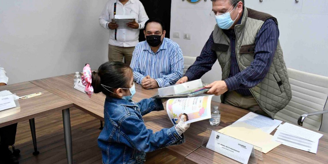 Reconoce Ismael Brito talento de la niñez y juventud chiapaneca