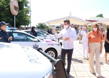 En Tapachula, fortalece Rutilio Escandón a policías e inaugura Programa “Mujeres Constructoras de Paz”