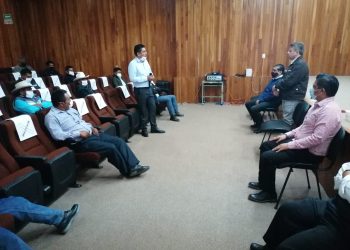 Ismael Brito da seguimiento al retorno seguro de familias desplazadas