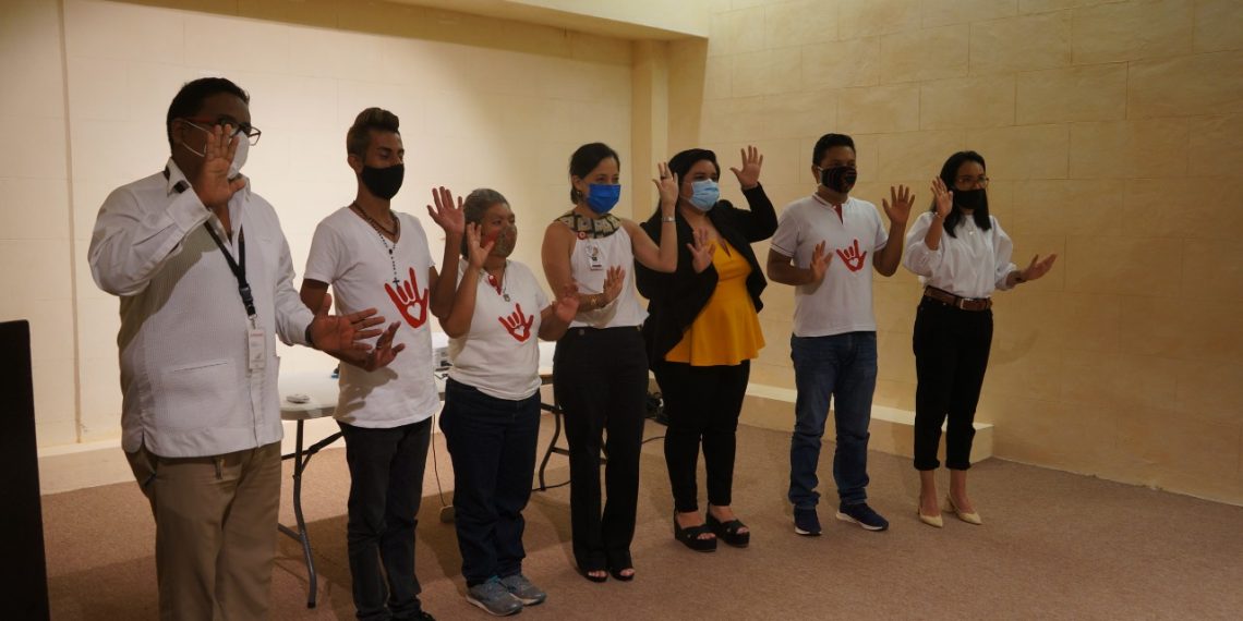 EMPLEADOS MUNICIPALES PARTICIPAN EN CURSO DE INTRODUCCIÓN A LA LENGUA DE SEÑAS MEXICANA