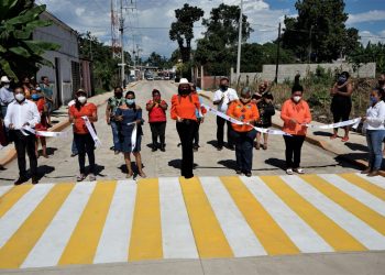 INAUGURAN NUEVAS CALLES PAVIMENTADAS EN LA COLONIA LA JOYA I DE TAPACHULA