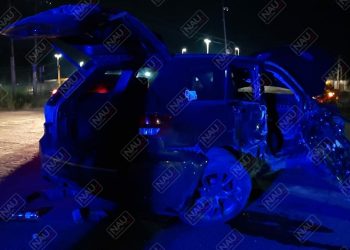 Reducida en chatarra queda camioneta