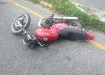Motociclista lesionado al ser impactado por un vehículo