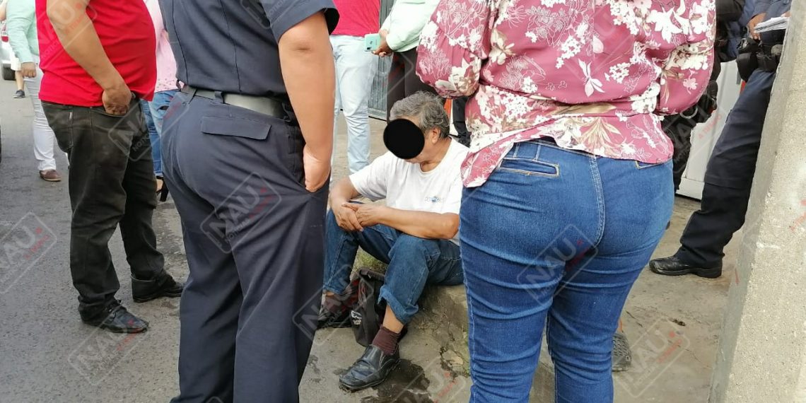 Fue atropellado por un vehículo y el conductor lo llevó al médico