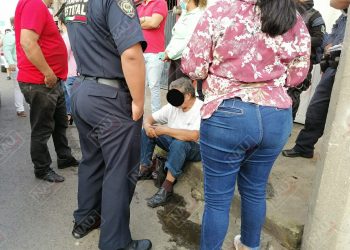 Fue atropellado por un vehículo y el conductor lo llevó al médico