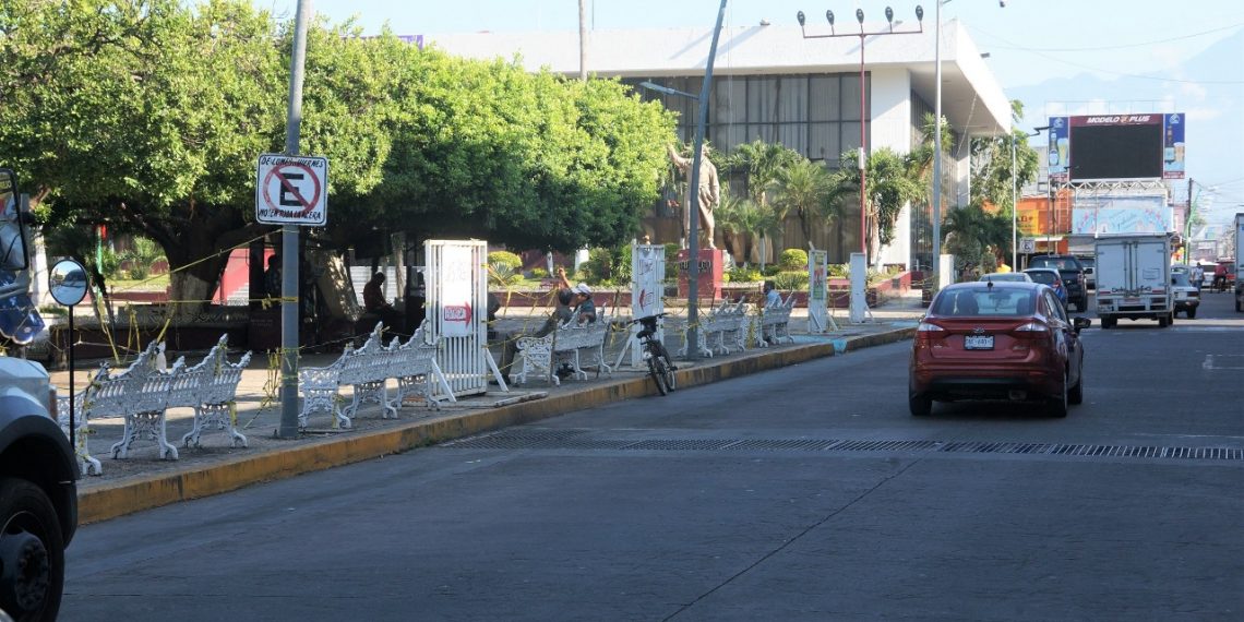 PROHIBIDO EL ESTACIONAMIENTO EN LOS ALREDEDORES DEL PARQUE CENTRAL “MIGUEL HIDALGO”