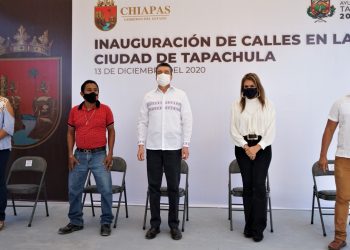 CON LA PRESENCIA DEL GOBERNADOR DEL ESTADO SE INAUGURAN OBRAS EN COLONIAS DE TAPACHULA