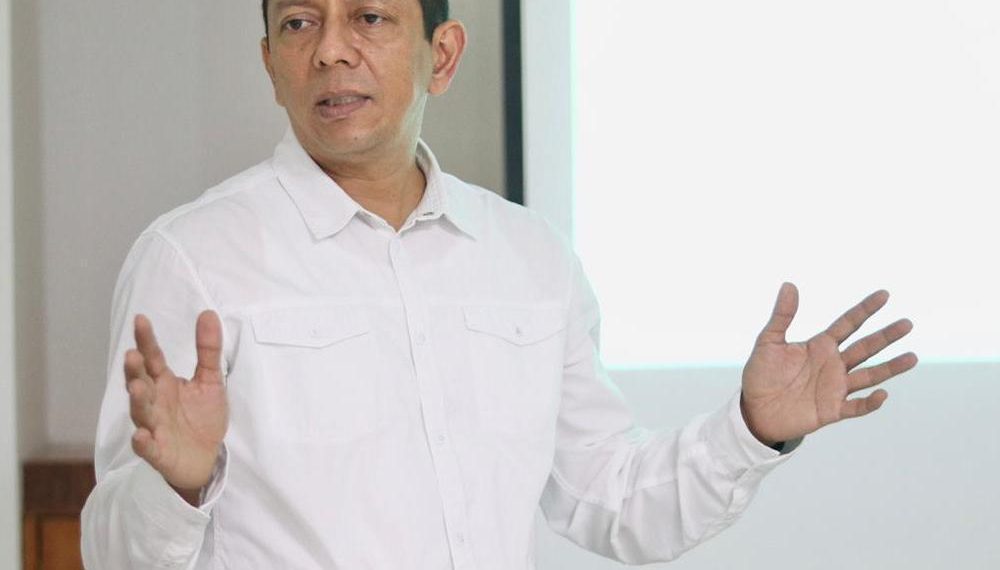 Reconoce Llaven Abarca profesionalismo del personal de salud para combatir el COVID-19