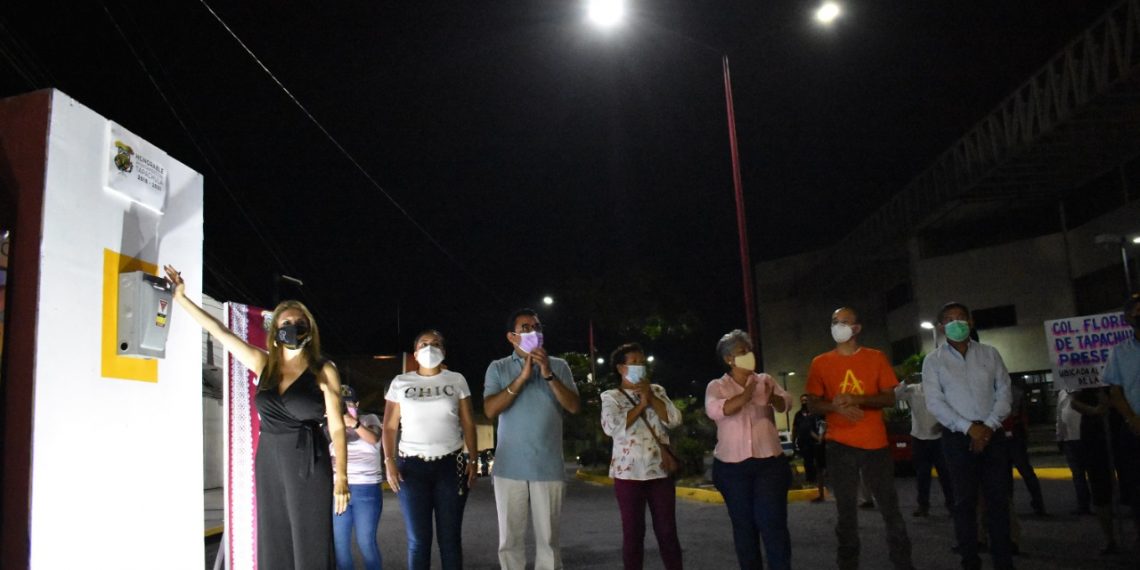 AYUNTAMIENTO REHABILITA ALUMBRADO EN COLONIAS AL SUR DE TAPACHULA