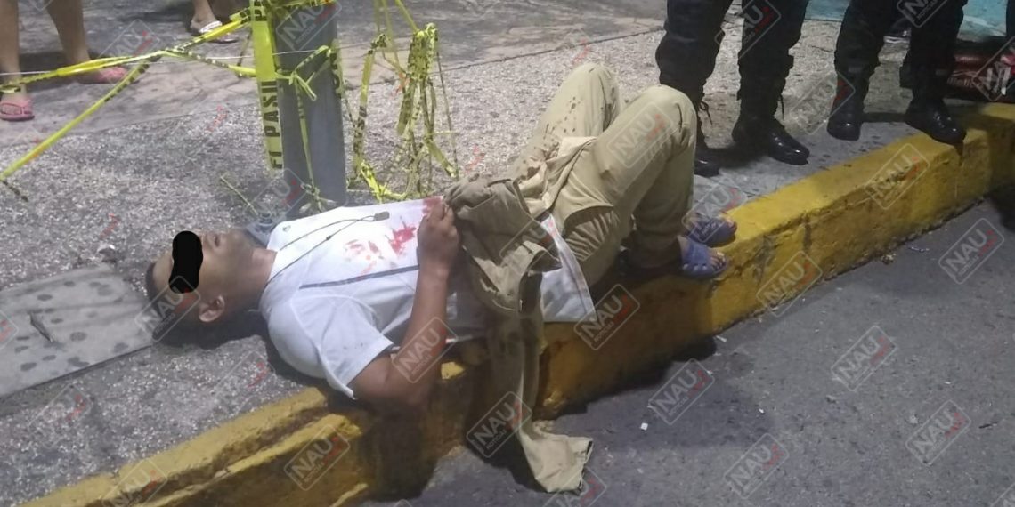 Lesionan a salvadoreño tras pelear a una dama