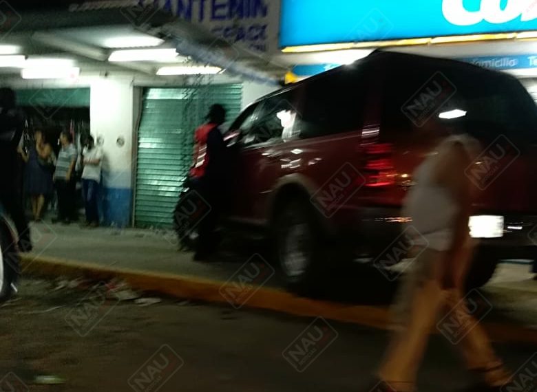 Tres carros chocaron en Bulevard Akishino