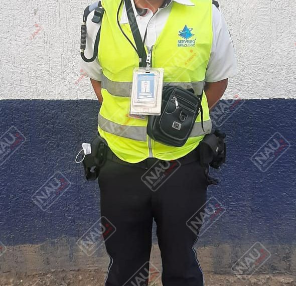 Detiene a sujeto que escandalizaba en el Estacionamiento de Plaza Cristal