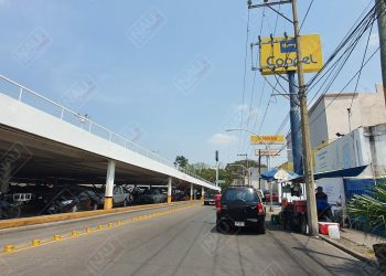 Roban carro del estacionamiento de Plaza Cristal