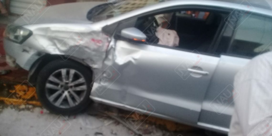 Solo daños en accidente en el centro de la ciudad