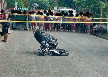 Pierde la vida al chocar la motocicleta contra poste de Telmex en Tuxtla Chico