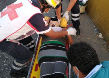 Vehículo no identificado atropella a señora