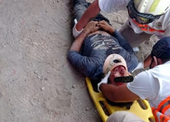 Ebrio se cayó de su motocicleta y se ocasionó lesiones