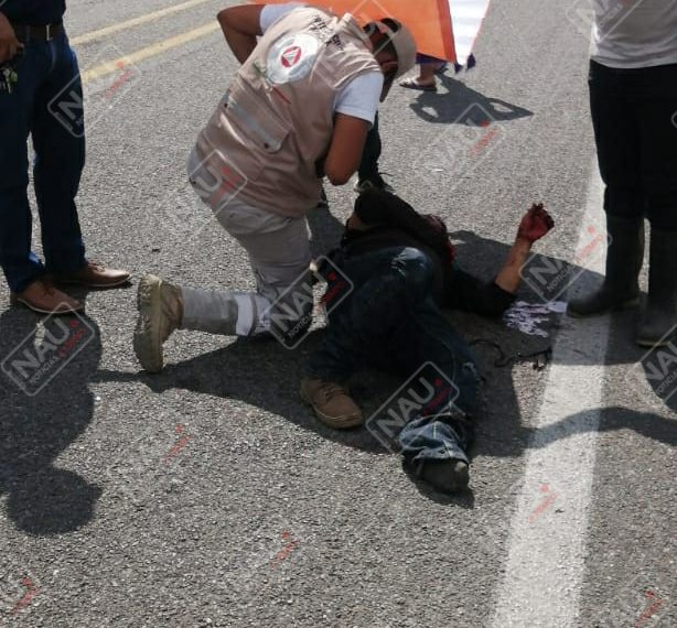 Dos personas lesionadas en motocicleta