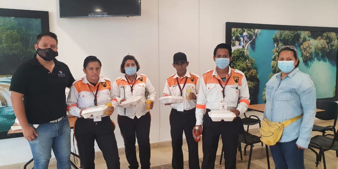 Reparten Alimentos A Familiares De Pacientes Del Hospital General De Tapachula