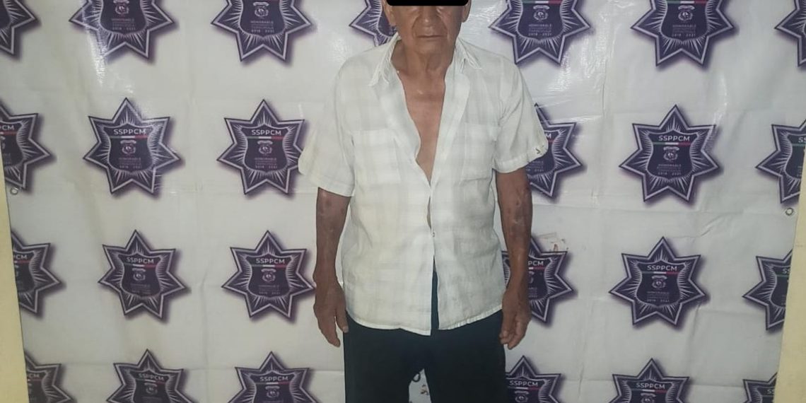 EN CÉNTRICA AVENIDA, POLICÍAS MUNICIPALES DETIENEN A SUJETO POR EL DELITO DE DAÑOS