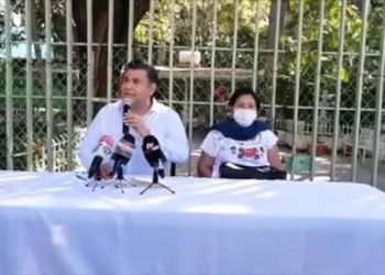 Willy se miró en el espejo