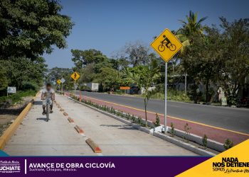 Gobierno Municipal de Suchiate inició el revestimiento del camino del ejido 15 de Abril