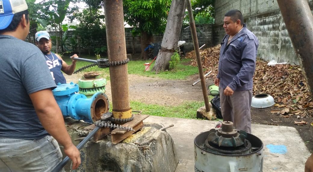 COAPATAP REALIZA TRABAJOS URGENTES EN POZO DISTRIBUIDOR DE AGUA EN LAURELES