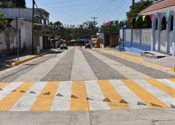 AYUNTAMIENTO DE TAPACHULA CUMPLE A LOMA LINDA CON CALLES NUEVAS