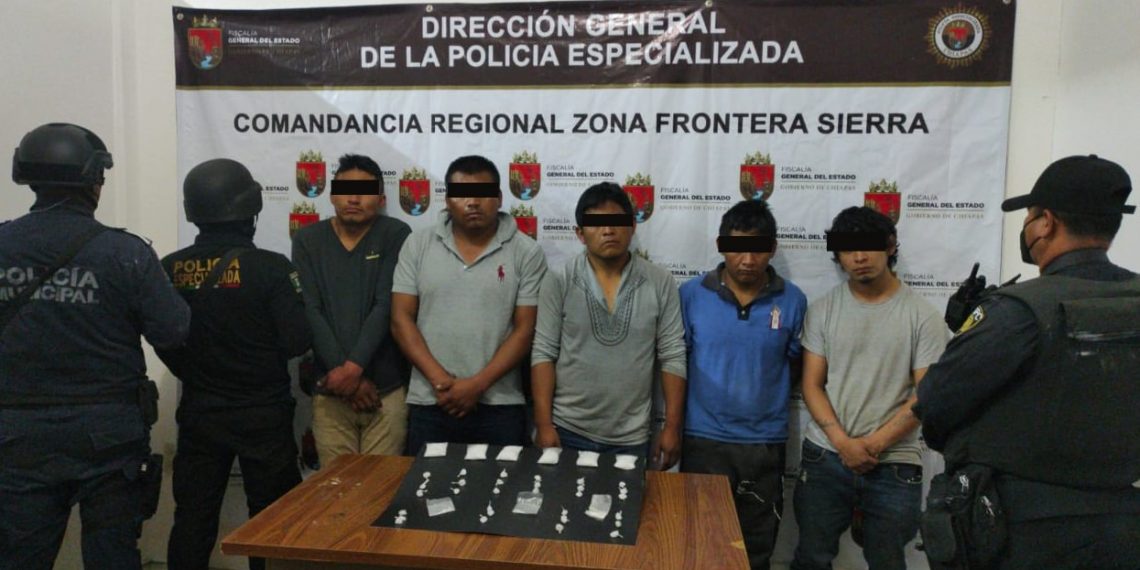 Detiene FGE a cinco personas por delito contra la salud en región Fronteriza