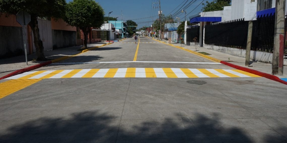 CON INVERSIÓN SUPERIOR A 40 MDP, SE PAVIMENTÓ LA 25ª CALLE ORIENTE-PONIENTE EN TAPACHULA