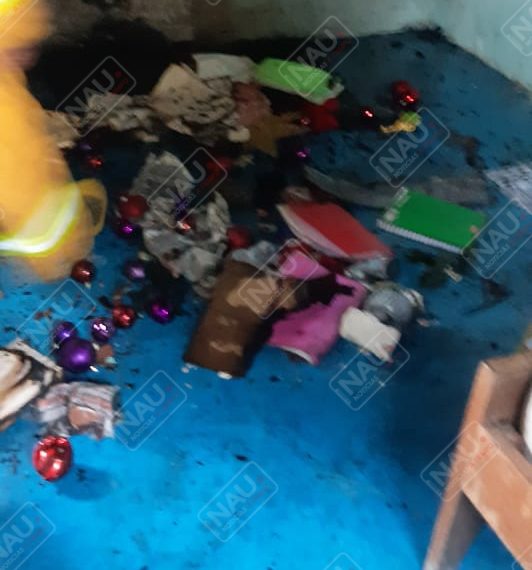 Un menor de edad quemó cohetes en el interior de la casa que ocasionó un conato de incendio