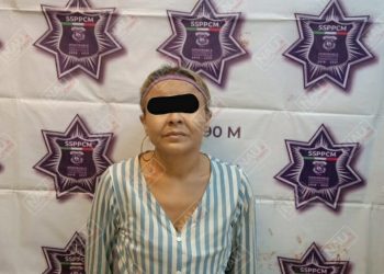 Detienen a mujer por robar una cadena