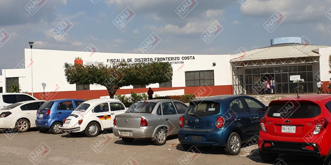 Tres sujetos armados se llevaron un vehículo con violencia