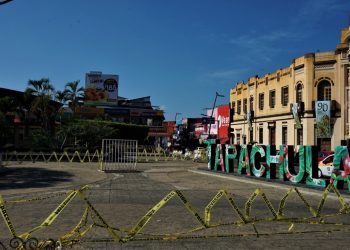 PARA EVITAR AGLOMERACIONES, ACORDONAN Y RESTRINGEN ACCESO A PARQUES DEL CENTRO DE TAPACHULA