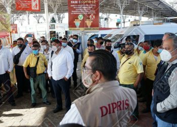 Obligaran a pasajeros y conductores a llevar cubrebocas en Tapachula.