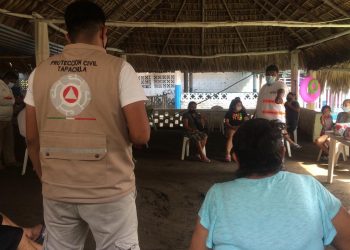 CAPACITAN A PALAPEROS DE PUERTO MADERO EN RCP Y ATENCIÓN A EMERGENCIAS