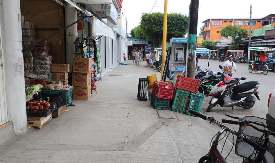 Comerciantes y vendedores ambulantes vuelven a apoderarse de las banquetas: Suchiate
