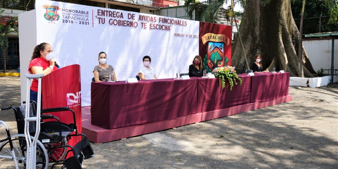 AYUNTAMIENTO Y DIF TAPACHULA ENTREGAN AYUDAS FUNCIONALES A GRUPOS VULNERABLES