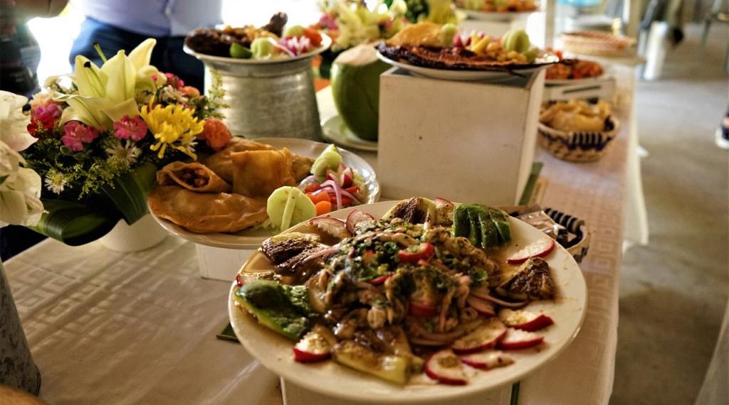 EN PLAYA LINDA, AYUNTAMIENTO CONCLUYE CURSO DE CAPACITACIÓN A RESTAURANTEROS