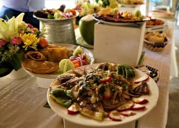 EN PLAYA LINDA, AYUNTAMIENTO CONCLUYE CURSO DE CAPACITACIÓN A RESTAURANTEROS