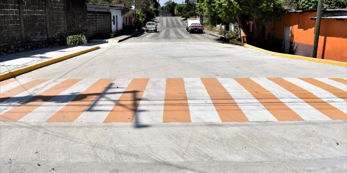 AYUNTAMIENTO INAUGURA CALLES NUEVAS EN LA COLONIA XOCHIMILCO