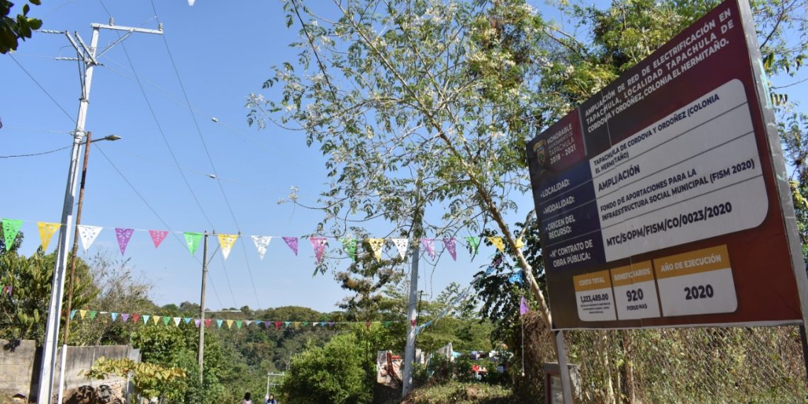 AYUNTAMIENTO DE TAPACHULA CUMPLE A LA COLONIA “El HERMITAÑO” CON RED DE ENERGÍA ELÉCTRICA