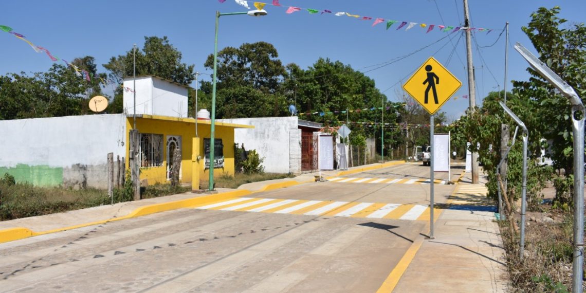AYUNTAMIENTO DE TAPACHULA ENTREGA CALLES NUEVAS EN LA COLONIA EL TESORO
